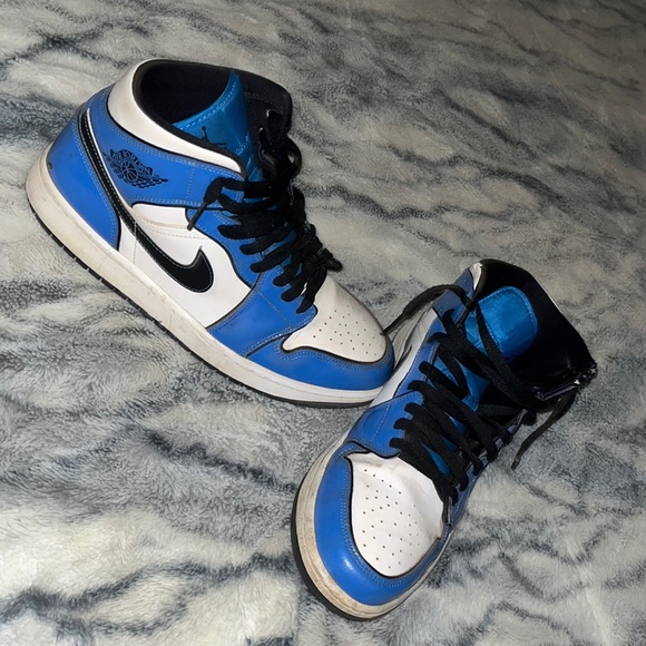 Retro Jordan 1’s blue and white - Picture 1 of 2